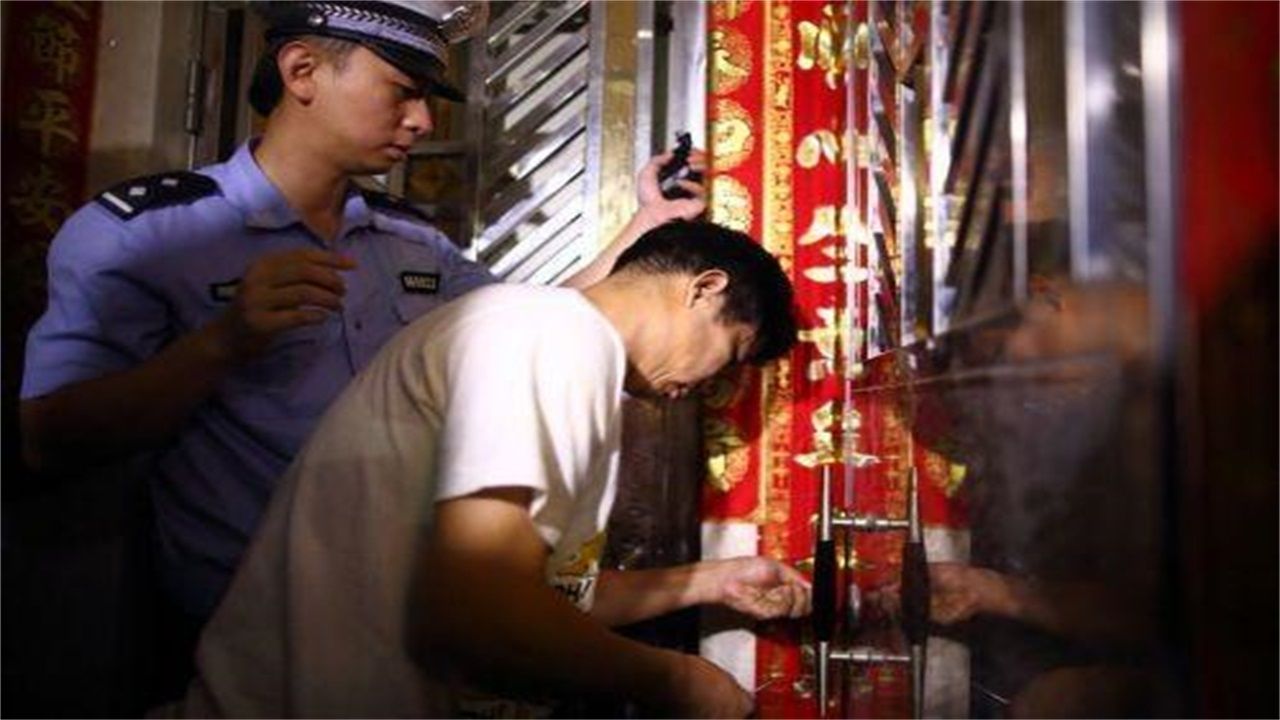 麻江县请开锁师傅开了锁后，师傅